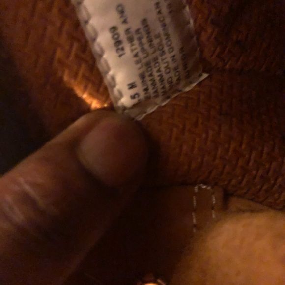 U don’t like price new in stores u can buy 130$ - Picture 4 of 5